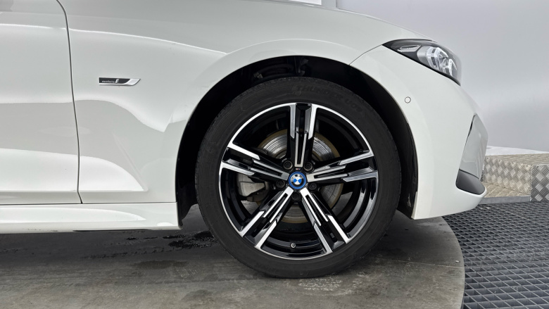 BMW 3 Series 330e M Sport 4dr Step Auto Saloon